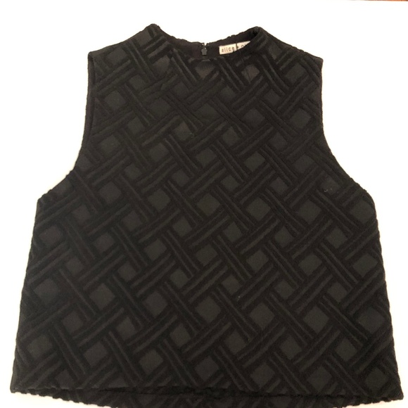 NWT Alice + Olivia Black Fitted Top - Picture 2 of 4